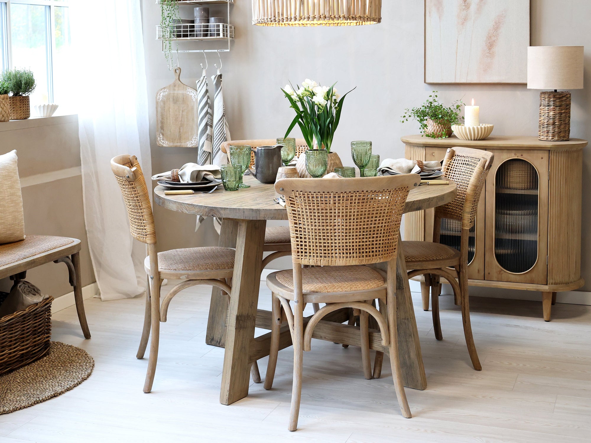 Everything you Need to Know About Farmhouse Dining Tables