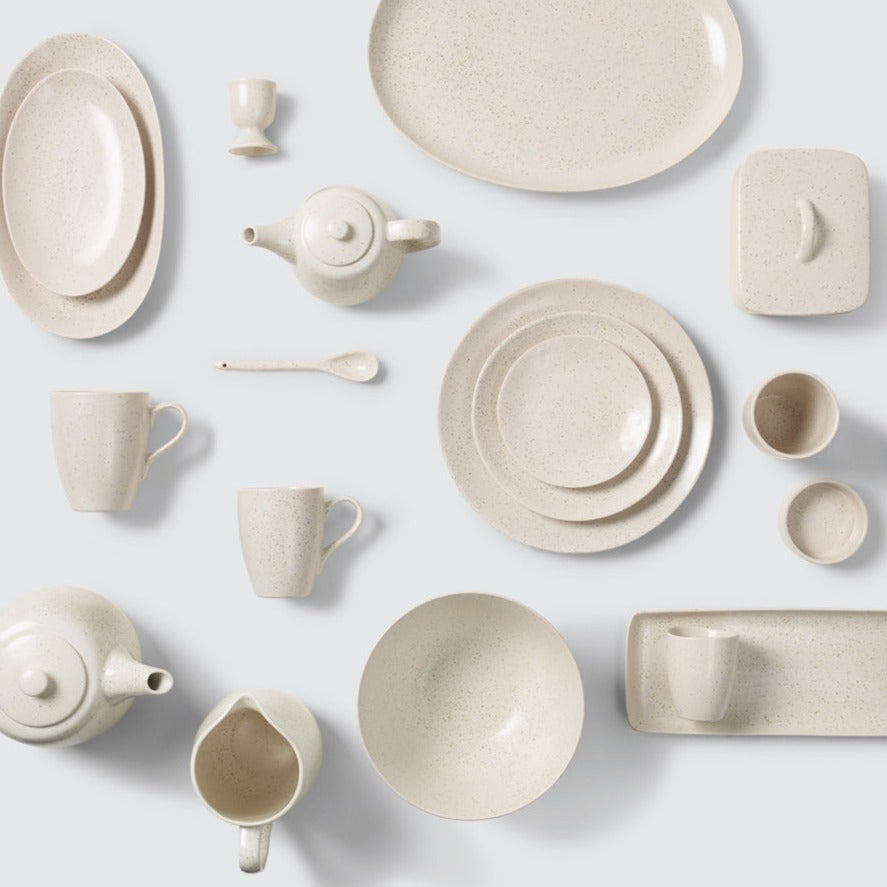 Nordic Vanilla dinnerware set.